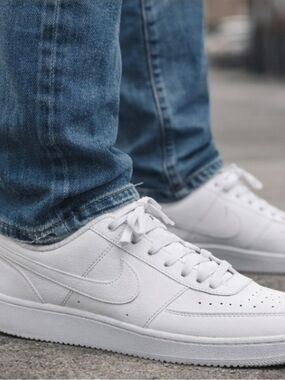 Nike White Low Top Sneakerz Men's Size 11.5